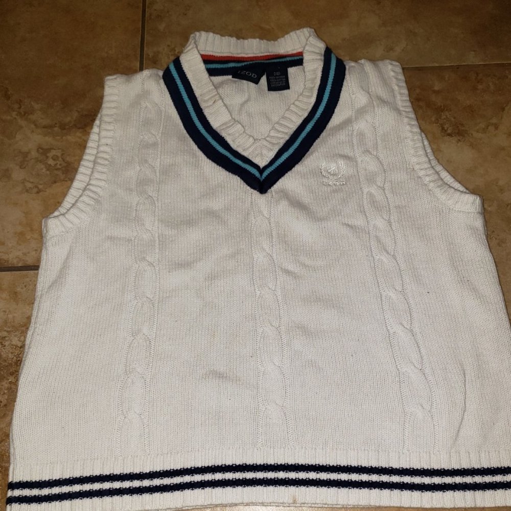 Boys Sweater Vest size 8 (FITS LIKE A 10)